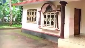 കുടുംബാംഗങ്ങളെ തീകൊളുത്തി യുവാവ് തൂങ്ങിമരിച്ചു; പൊള്ളലേറ്റവരില്‍ ആറ് വയസുകാരനും