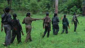 ഇരിട്ടിയില്‍ ആയുധങ്ങളുമായി മാവോയിസ്റ്റ് സംഘമെത്തി; മോദിക്കും പിണറായിക്കുമെതിരെ ലഘുലേഖ