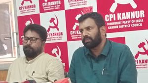 മണിപ്പൂരിലെ പ്രശ്‌നം പരിഹരിക്കുന്നതില്‍ കേന്ദ്ര-സംസ്ഥാന സര്‍ക്കാരുകള്‍ പരാജയപ്പെട്ടു: അഡ്വ പി .സന്തോഷ് കുമാര്‍