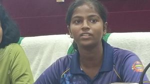 മൊറാഴയിലെ മിടുക്കി; തീർത്ഥാസുരേഷ് ബിയോണ്ട് ക്രിക്കറ്റ് അക്കാദമിയിലേക്ക്
