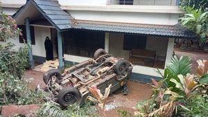 പാനൂരില്‍ നിയന്ത്രണംവിട്ട ജീപ്പ് വീട്ടുമുറ്റത്തേക്ക് തലകീഴായി മറിഞ്ഞു; ഒഴിവായത് വന്‍ ദുരന്തം