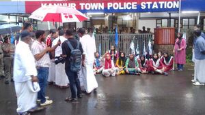 ഫലപ്രഖ്യാപനത്തിന് ശേഷം സംഘര്‍ഷം? കെഎസ്യു പോലീസ് സ്റ്റേഷന്‍ ഉപരോധിച്ചു