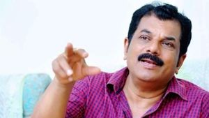 'കൊല്ലം ഡിപ്പോയ്ക്ക് അടിയന്തര ആവശ്യം വാണിജ്യ സൗധമല്ല';  ​ഗതാ​ഗതാവകുപ്പിനെതിരെ  മുകേഷ് എം എൽ എ