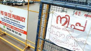 നിപ: കണ്ടെയ്ന്‍മെന്റ് സോണുകള്‍ പിന്‍വലിച്ചെങ്കിലും ഒന്നാം തിയ്യതിവരെ നിയന്ത്രണം തുടരും