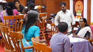 കേസുകളുടെ എണ്ണം വര്‍ധിക്കുന്നത് സ്ത്രീകള്‍ പരാതികള്‍ പറയാൻ മുന്നോട്ട് വരുന്നതിനാൽ: വനിതാ കമ്മീഷൻ