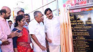 കോളേജുകള്‍ വിദ്യാര്‍ത്ഥികളുടെ ബഹുമുഖ കഴിവുകളെ വികസിപ്പിക്കാനുളള ഇടങ്ങളായി മാറിയെന്ന് മുഖ്യമന്ത്രി