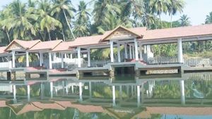 നിര്‍മ്മാണം പൂര്‍ത്തിയായിട്ടും പ്രവര്‍ത്തനം തുടങ്ങിയില്ല: നോക്കുകുത്തിയായി മാഹിയിലെ ബോട്ടുജെട്ടികള്‍