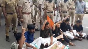  തോട്ടട പോളിടെക്സിന് കോളജിലെ എബിവിപി മാർച്ചിൽ സംഘർഷം