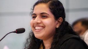 കോർപ്പറേഷനെതിരായ വാർത്ത വ്യാജം: തെളിവുകള്‍ നിരത്തി മറുപടിയുമായി മേയർ ആര്യാ രാജേന്ദ്രന്‍
