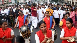 പുതുമോടിയില്‍ സിഎച്ച് മേല്‍പ്പാലം: കോഴിക്കോട് നഗരം  ടൂറിസ്റ്റ് സിറ്റിയായി മാറുന്നുവെന്ന് മന്ത്രി റിയാസ്