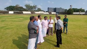 ജവഹര്‍ സ്റ്റേഡിയത്തില്‍ കളിയാരവങ്ങള്‍ ഉയരും: കെഎഫ്എ പ്രസിഡന്റ് സ്റ്റേഡിയം സന്ദര്‍ശിച്ചു.