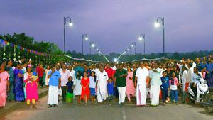 നണിച്ചേരിക്കടവ് പാലത്തില്‍ ദീപശോഭ തെളിഞ്ഞു; അലങ്കാര വിളക്കുകളില്‍ ജര്‍മന്‍ സാങ്കേതികവിദ്യ
