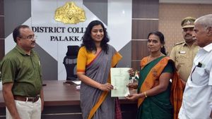 ജനിച്ചത് മലേഷ്യയിൽ, 58 വർഷമായി കഴിയുന്നത് ഇന്ത്യയിൽ;  35 വർഷത്തിന് ശേഷം ഇന്ത്യൻ പൗരത്വം സ്വന്തമാക്കി രാധ