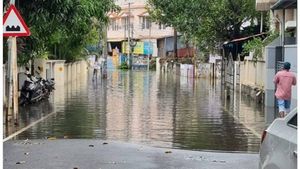 മഴയ്ക്ക് ശമനം, വെള്ളക്കെട്ട് ഇറങ്ങിത്തുടങ്ങി; ഭരണകൂടത്തെ പഴിച്ച് നാട്ടുകാർ