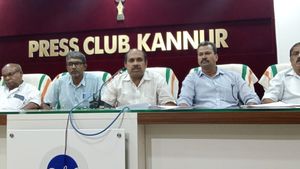 കമ്മിഷന്‍ നല്‍കാതെ സര്‍ക്കാര്‍ വഞ്ചിച്ചു; റേഷന്‍ വ്യാപാരികള്‍ കടയടപ്പ് സമരത്തിലേക്ക്