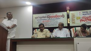 മാധ്യമരംഗത്തെ കരാര്‍വല്‍ക്കരണം: ആശങ്കകള്‍ പങ്കുവെച്ച് ട്രേഡ് യൂണിയന്‍ സെമിനാര്‍ നടത്തി