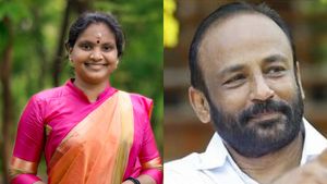  'ദേവാസുരത്തിലെ ലാലേട്ടനെ പോലെയാണ് ഗോപിയേട്ടൻ'; അനുനയിപ്പിക്കാൻ നീക്കവുമായി കോൺഗ്രസ്, ഓടിയെത്തി രമ്യ ഹരിദാസ്