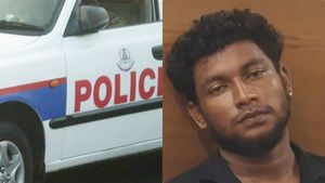 നിയമം ലംഘിച്ചു വീട്ടിലെത്തിയ കാപ്പക്കേസിലെ പ്രതി പോലീസ് റെയ്ഡ് നടത്തിയപ്പോള്‍ പുഴയില്‍ ചാടി 