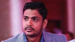 ആദ്യ ഭാര്യയുടെ  വെളിപ്പെടുത്തൽ; മല്ലുട്രാവലറിന് എതിരെ പോക്സോ കേസ്