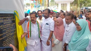 ചേലോറയിലെ ട്രഞ്ചിംഗ് ഗ്രൗണ്ട് ഇനി നെഹ്‌റു പാര്‍ക്ക്; ഉദ്ഘാടനം ചെയ്തത് രമേശ് ചെന്നിത്തല