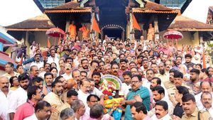 തങ്ക അങ്കി ഘോഷയാത്ര: പൂജാ സമയക്രമത്തിൽ മാറ്റം, ശബരിമലയില്‍ നാളെ കൂടുതല്‍ നിയന്ത്രണങ്ങള്‍