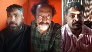തൃശൂരിൽ വ്യാജ മദ്യ നിർമാണ കേന്ദ്രം; സിനിമാ നടൻ ഉൾപ്പെടെ ആറ് പേർ എക്സൈസ് പിടിയിൽ