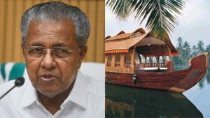 'ഹൗസ് ബോട്ടുകൾക്ക് രജിസ്ട്രേഷൻ നൽകും, അനധികൃത സർവീസ് പാടില്ല..'; മുഖ്യമന്ത്രി പിണറായി വിജയൻ
