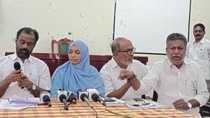  ഡെപ്യൂട്ടി മേയര്‍ വിളിച്ചു ചേര്‍ത്ത വാര്‍ത്താസമ്മേളനം തടസപ്പെടുത്തി പികെ രാഗേഷ്