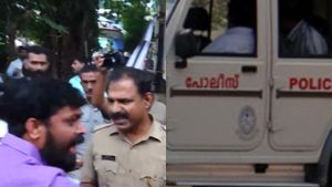 കണ്ണൂര്‍ കലക്ടറേറ്റില്‍ വന്‍സുരക്ഷാ വീഴ്‌ച; പോലീസിനോട് റിപ്പോർട്ട് തേടി കളക്‌ടർ