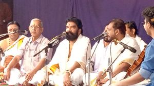 ഗാനഗന്ധര്‍വന് ശതാഭിഷേകം, കൊല്ലൂര്‍ മൂകാംബികയില്‍ ശിഷ്യരുടെ സംഗീതാര്‍ച്ചന