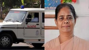 പള്ളിയിലേക്ക് പോകുന്നതിനിടെ ബസിടിച്ചു മരിച്ച സംഭവത്തില്‍ പോലീസ് കേസെടുത്തു