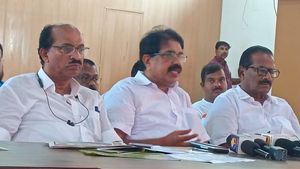 ട്വന്റി, ട്വന്റി മോഡല്‍ രാഷ്ട്രീയ പാര്‍ട്ടി ആലോചിക്കേണ്ടിവരുമെന്ന് വ്യാപാരി വ്യവസായി ഏകോപനസമിതി