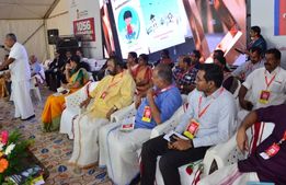 വായനയുടെ ചരിത്രത്തിലെ അത്ഭുതമായി ഇനി ഈ 1056 പുസ്‌തകങ്ങള്‍; പ്രകാശനം ചെയ്‌ത്‌ മുഖ്യമന്ത്രി