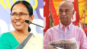 ലോക്‌സഭാ തിരഞ്ഞെടുപ്പ്; വടകരയിൽ ശൈലജയും, കോഴിക്കോട് എളമരം കരീമും ഇറങ്ങും, ജില്ലാ കമ്മിറ്റിയുടെ അംഗീകാരം