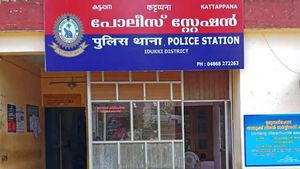 രണ്ട് സ്ത്രീകള്‍ വീട്ടിലുള്ളത് ആരും അറിഞ്ഞില്ല; പിതാവിനെ കൊന്ന് കുഴിച്ചിട്ടോ..? സര്‍വത്ര ദുരൂഹത