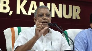 രാഹുല്‍ കേരളത്തില്‍ വന്ന് പറയുന്നത് കപട രാഷ്ട്രീയ നിലപാട്: എപി അബ്ദുളളക്കുട്ടി