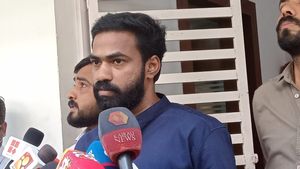 ശൈലജക്കെതിരായ ദുഷ്പ്രചരണം; പിന്നില്‍ ഈ മൂവര്‍സംഘമെന്ന് വികെ സനോജ്