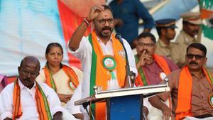 സിഎഎ പറഞ്ഞാൽ വിശപ്പ് മാറുമോ? അനില്‍ ആന്റണിക്കെതിരെ വ്യാജ പ്രചരണമെന്നും സുരേന്ദ്രന്‍
