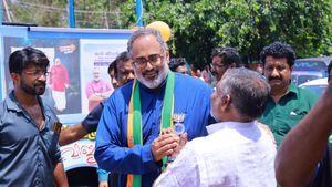 വോട്ട് ചെയ്യാന്‍ പോകാതെ സ്ഥാനാർത്ഥി: തിരുവനന്തപുരം ചരിത്രം സൃഷ്ടിക്കുമെന്നും രാജീവ് ചന്ദ്രശേഖർ