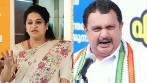 'കൂടെ നടന്ന് ചതിക്കുന്നവരാണ് തൃശൂരിലെ കോൺഗ്രസ് നേതാക്കൾ'; മുരളീധരന്റെ വിമർശനം ശരിവച്ച് പത്മജ 
