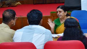 അതിക്രമങ്ങള്‍ക്ക് ഇരയാകുന്ന സ്ത്രീകളുടെ പരാതികളില്‍ ജാഗ്രത വേണം; പൊലീസിനോട് വനിത കമ്മീഷന്‍