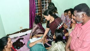കുവൈത്തിലെ സമ്പാദ്യംകൊണ്ടു വീട് പണിതു: പക്ഷെ അമ്മയുടെ ആ ആഗ്രഹം സഫലമാക്കാതെ ആകാശ് മടങ്ങി