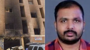 ആദ്യശമ്പളം അയച്ചിട്ട് ദിവസങ്ങള്‍ മാത്രം; സാജന്റെ അപ്രതീക്ഷിത വിയോഗത്തില്‍ തേങ്ങി നാട്