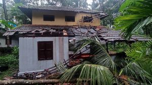 കോഴിക്കോട് ജില്ലയില്‍ കനത്ത നാശനഷ്ടങ്ങള്‍ വിതച്ച് കൊടുംമഴ: 30ലേറെ വീടുകള്‍ ഭാഗികമായി തകര്‍ന്നു