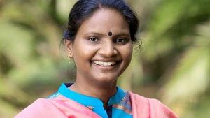 'രമ്യയെ മണ്ഡലത്തിൽ കാണാൻ പോലും കിട്ടിയില്ല,  അഭിപ്രായം കേട്ടില്ല'; പരാതി കെട്ടഴിച്ച് നേതാക്കൾ 