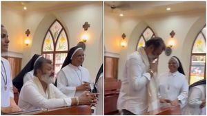 'നന്ദിയാൽ പാടുന്നു ദൈവമേ'; വീണ്ടും ഭക്തി​ഗാനം പാടി സുരേഷ് ​ഗോപി, വൈറലായി വീഡിയോ