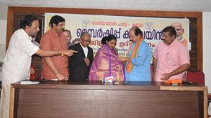 അന്‍വര്‍ ഉന്നയിച്ച ആരോപണങ്ങള്‍ സിബിഐ അന്വേഷിക്കണമെന്ന് സികെ പത്മനാഭന്‍