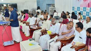 തദ്ദേശവകുപ്പ് അദാലത്തിലെ പരാതികള്‍ പൊതുചട്ടങ്ങളിലെ മാറ്റത്തിന് വഴി തുറന്നു: എംബി രാജേഷ്