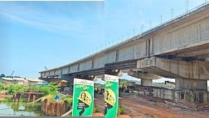 വളപട്ടണം പുഴയ്ക്ക് കുറുകെയുള്ള പാലത്തിന്റെ പണി പുരോഗമിക്കുന്നു;ഭൂരിഭാഗം  തൂണുകളും  സ്ഥാപിച്ചു