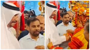 മുത്തപ്പ ദർശനത്തിനായി യുഎഇ പൗരൻ പറശിനി മടപ്പുരയിലെത്തി, അനുഗ്രഹം ചൊരിഞ്ഞ് കണ്ണുരുകാരുടെ ഇഷ്ട ദൈവം